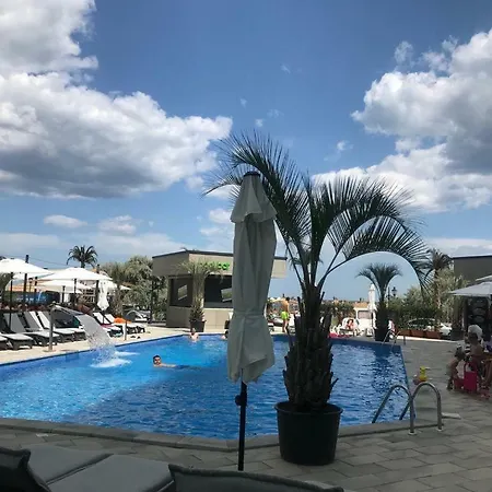 Alezzi Beach Resort Yolo Seaview Apartment דירה Năvodari