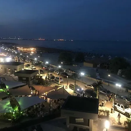 Alezzi Beach Resort Yolo Seaview Apartment ナボダリ