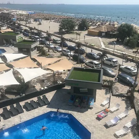 アパート Alezzi Beach Resort Yolo Seaview Apartment ナボダリ